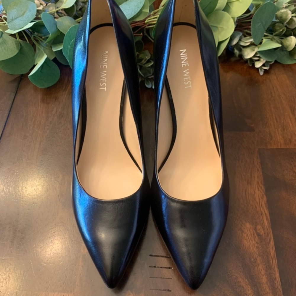 Never Worn Nine West Flax Pointy Toe Black Dress Pumps 9.5 M